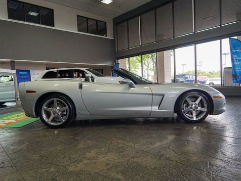 Used 2007 Chevrolet Corvette Convertible w/ Preferred Equipment Group RWD image 2