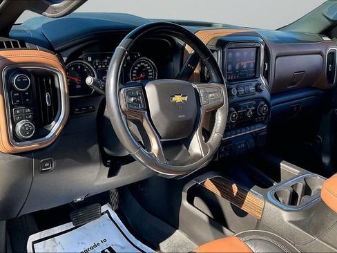 Used 2020 Chevrolet Silverado 1500 High Country w/ Technology Package AWD/4WD image 14