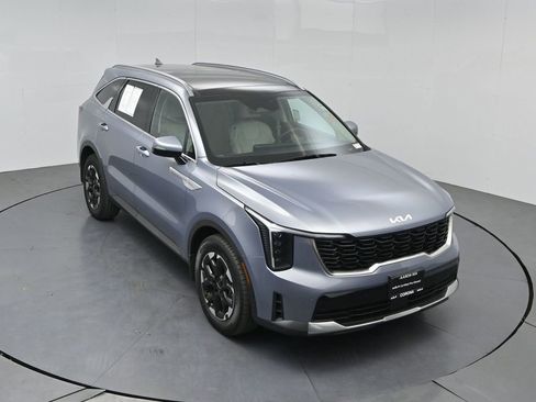 Certified 2025 Kia Sorento S w/ Panoramic Sunroof Package FWD image 39