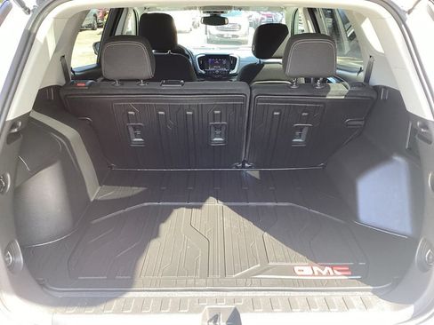 Used 2024 GMC Terrain SLE w/ Driver Convenience Package FWD image 13