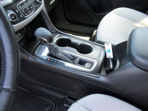 Certified 2023 Chevrolet Equinox LT FWD image 19