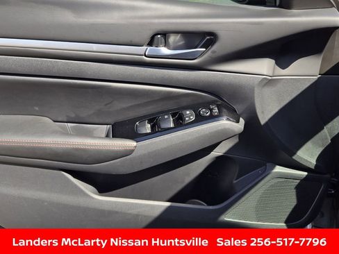 Used 2025 Nissan Altima 2.5 SR image 20