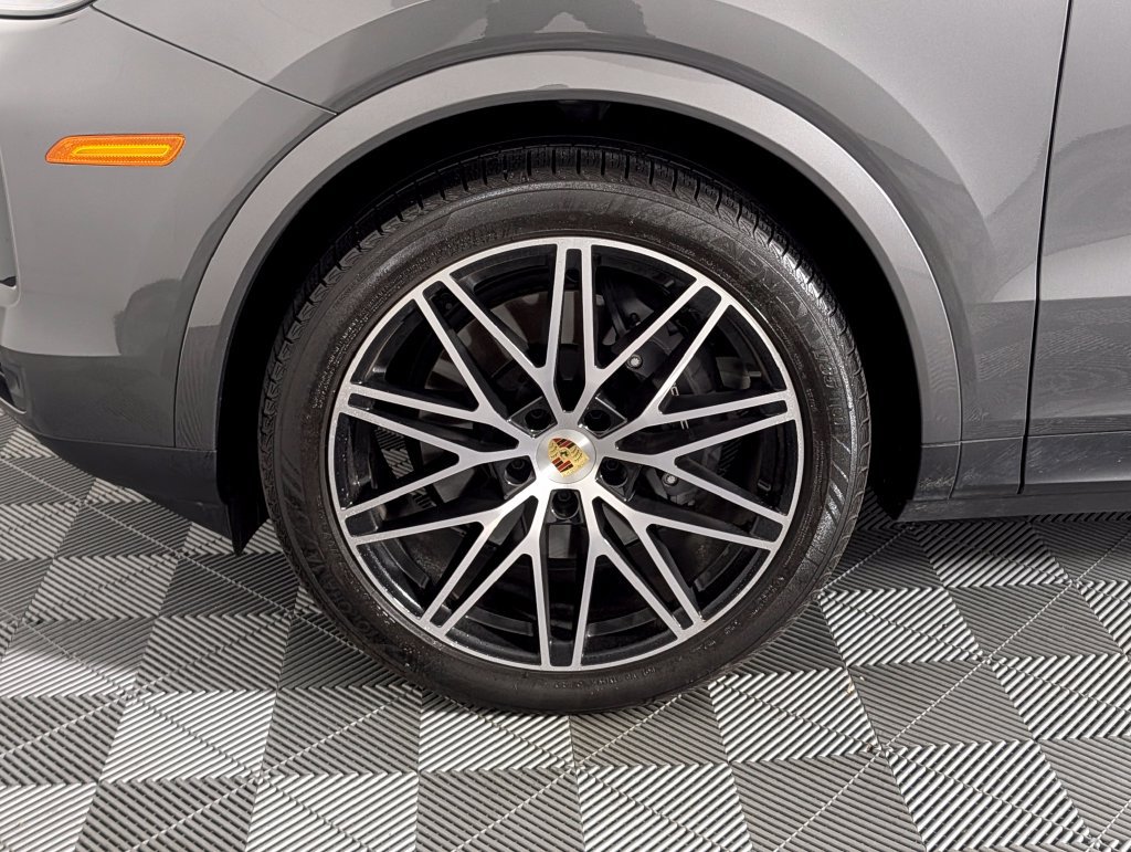 Certified 2024 Porsche Cayenne Coupe AWD/4WD image 11