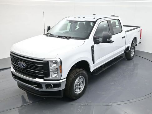 New 2026 Ford F250 XL w/ XL Chrome Package image 37