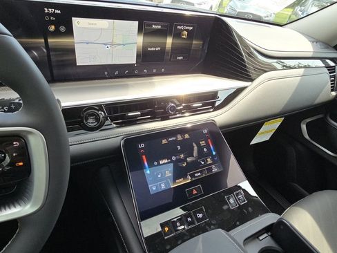 New 2025 INFINITI QX80 Luxe w/ Cargo Package image 35