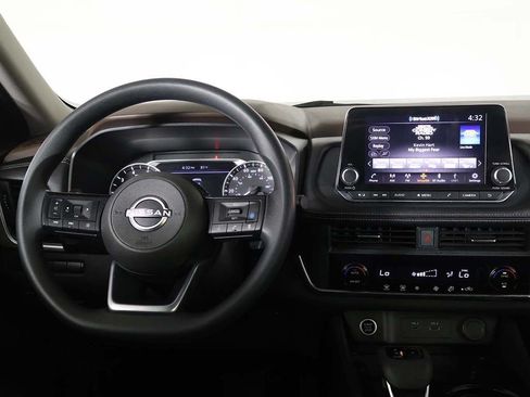 Used 2023 Nissan Rogue SV AWD/4WD image 29