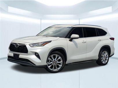 Used 2023 Toyota Highlander Limited