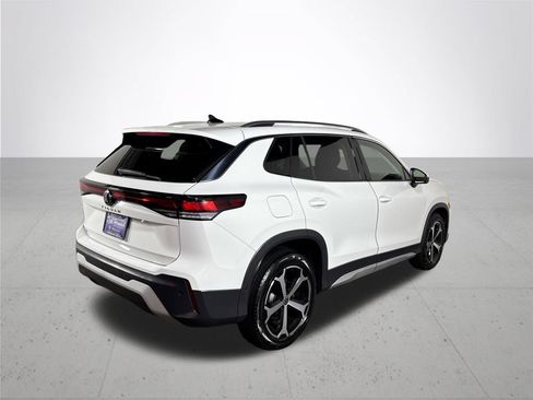 Certified 2025 Volkswagen Tiguan SE FWD image 8
