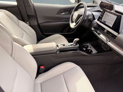 Used 2024 Toyota Prius XLE image 25