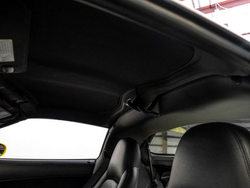 Used 2006 Chevrolet Corvette Coupe w/ Preferred Equipment Group image 29