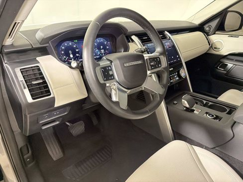 Used 2024 Land Rover Discovery S AWD/4WD image 20
