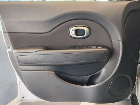 Used 2015 Kia Soul FWD image 23