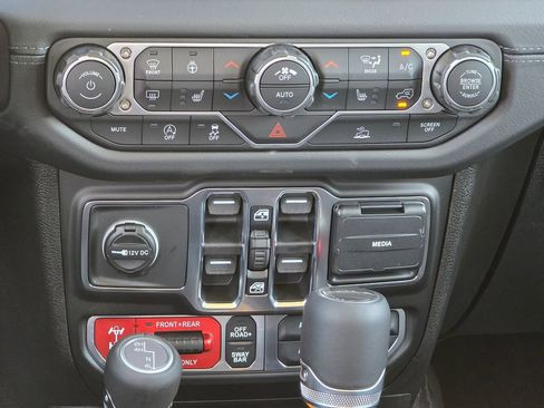 New 2026 Jeep Gladiator Rubicon AWD/4WD image 30
