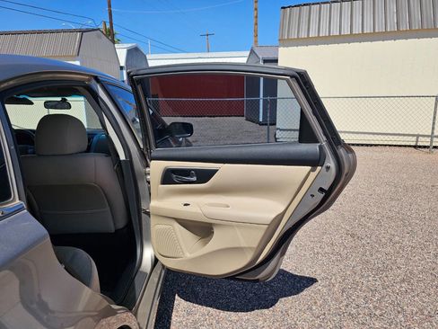 Used 2015 Nissan Altima 2.5 SV FWD image 7