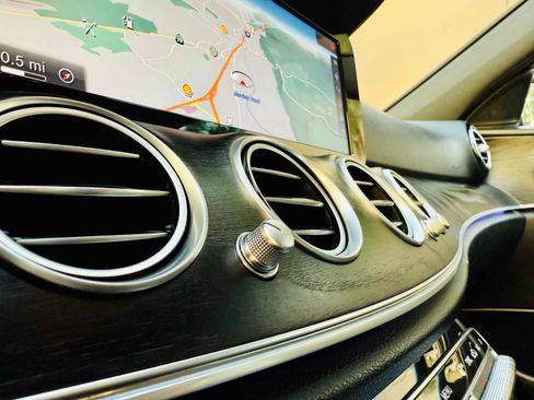 Used 2017 Mercedes-Benz E 400 4MATIC Wagon image 62