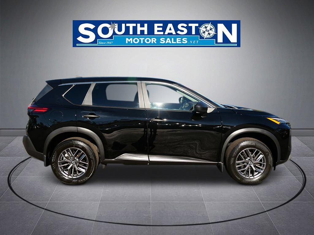 Used 2023 Nissan Rogue S AWD/4WD image 8