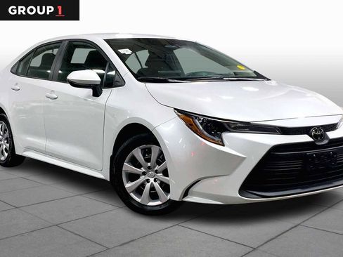 Certified 2023 Toyota Corolla LE image 2