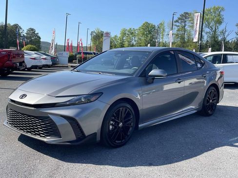 Used 2026 Toyota Camry SE w/ Multimedia Upgrade Package image 5