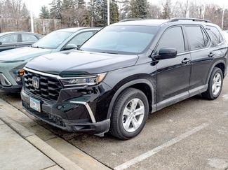 Used 2023 Honda Pilot LX video 1