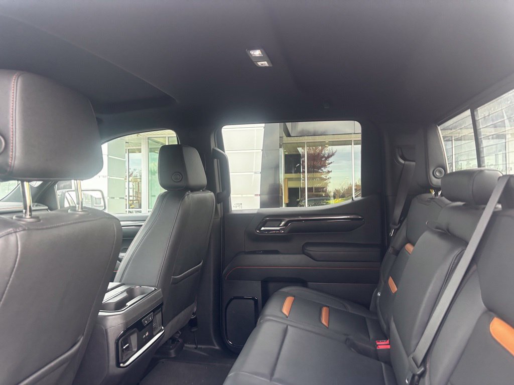 Used 2024 GMC Sierra 1500 AT4 w/ Technology Package AWD/4WD image 9