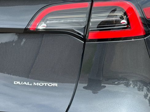 Used 2024 Tesla Model Y Long Range image 28