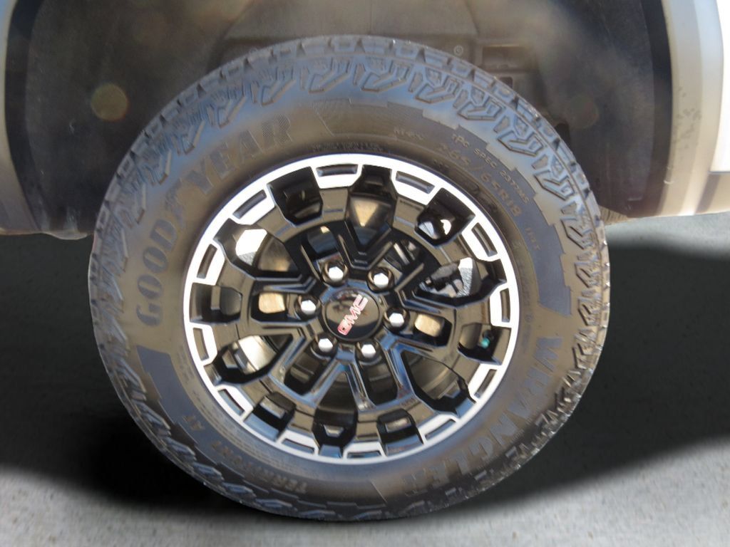 Certified 2026 GMC Canyon AT4 w/ AT4 Premium Package AWD/4WD image 12