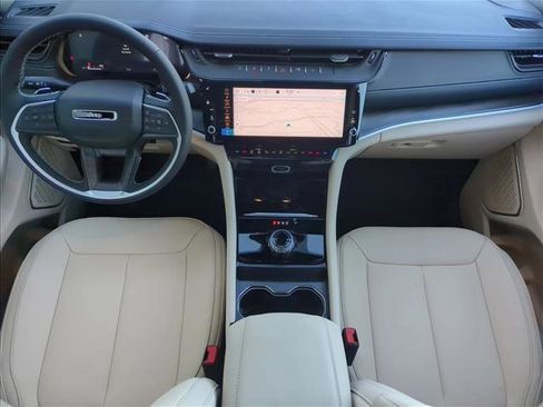 New 2026 Jeep Grand Cherokee Limited RWD image 11