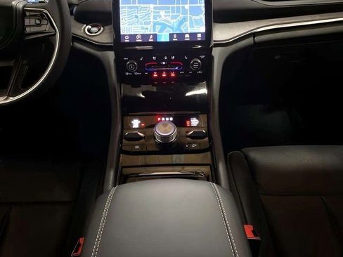 Used 2023 Jeep Grand Cherokee Overland w/ Luxury Tech Group IV image 12