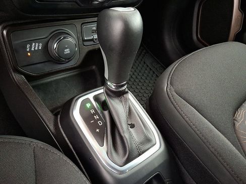 Used 2023 Jeep Renegade Latitude image 16