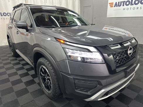 Used 2025 Nissan Pathfinder Rock Creek AWD/4WD image 3