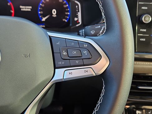 Certified 2023 Volkswagen Taos SEL image 18