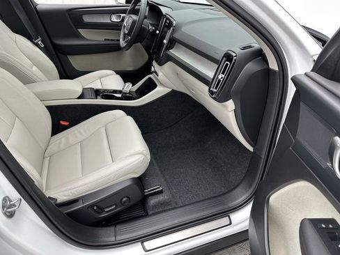 New 2026 Volvo XC40 B5 Plus w/ Protection Package Premier image 25