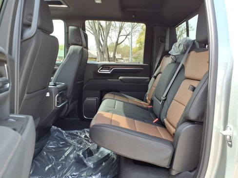 New 2026 Chevrolet Silverado 2500 High Country w/ High Country Premium Package AWD/4WD image 12
