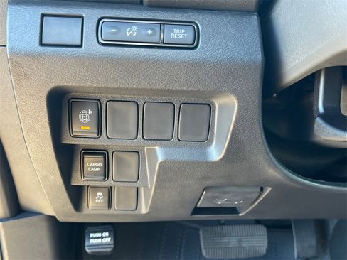 New 2025 Nissan Frontier SV w/ SV Convenience Package image 16