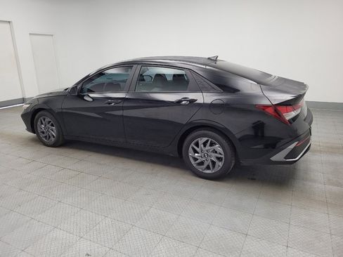 Used 2024 Hyundai Elantra SEL FWD image 3