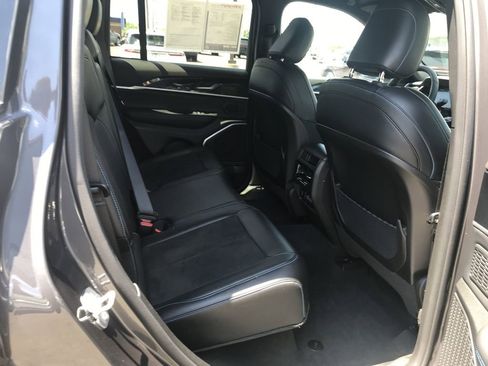Used 2022 Jeep Grand Cherokee Trailhawk AWD/4WD image 17