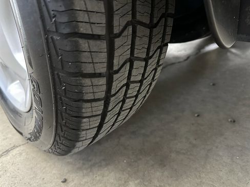 Used 2005 Toyota Highlander Limited image 12