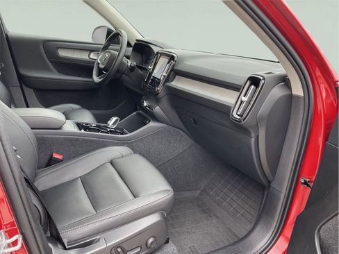 Used 2024 Volvo XC40 B5 Plus AWD/4WD image 20