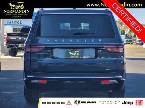 Certified 2024 Jeep Wagoneer Series II w/ Flexible Seating Group AWD/4WD image 5