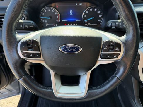 Used 2022 Ford Explorer XLT w/ Class IV Trailer Tow Package AWD/4WD image 20