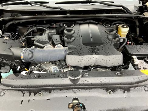 Used 2018 Toyota 4Runner SR5 Premium RWD image 31