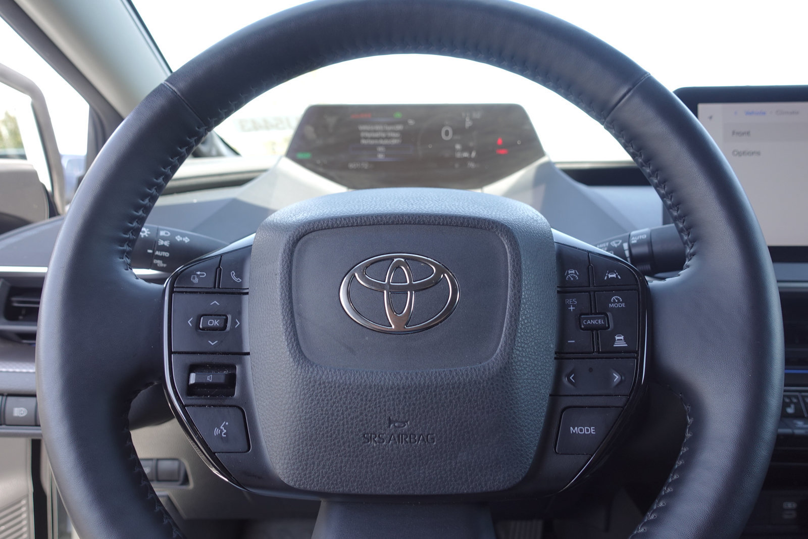 Used 2023 Toyota Prius Limited w/ Limited Premium Package FWD image 17