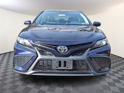 Used 2021 Toyota Camry SE image 2