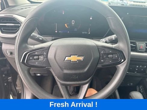Used 2024 Chevrolet TrailBlazer LS w/ LS Convenience Package FWD image 6