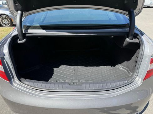 Used 2014 Hyundai Azera Limited w/ Option Group 02 FWD image 13