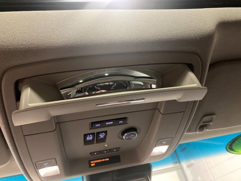 Used 2020 GMC Yukon Denali w/ Denali Premium Package image 38