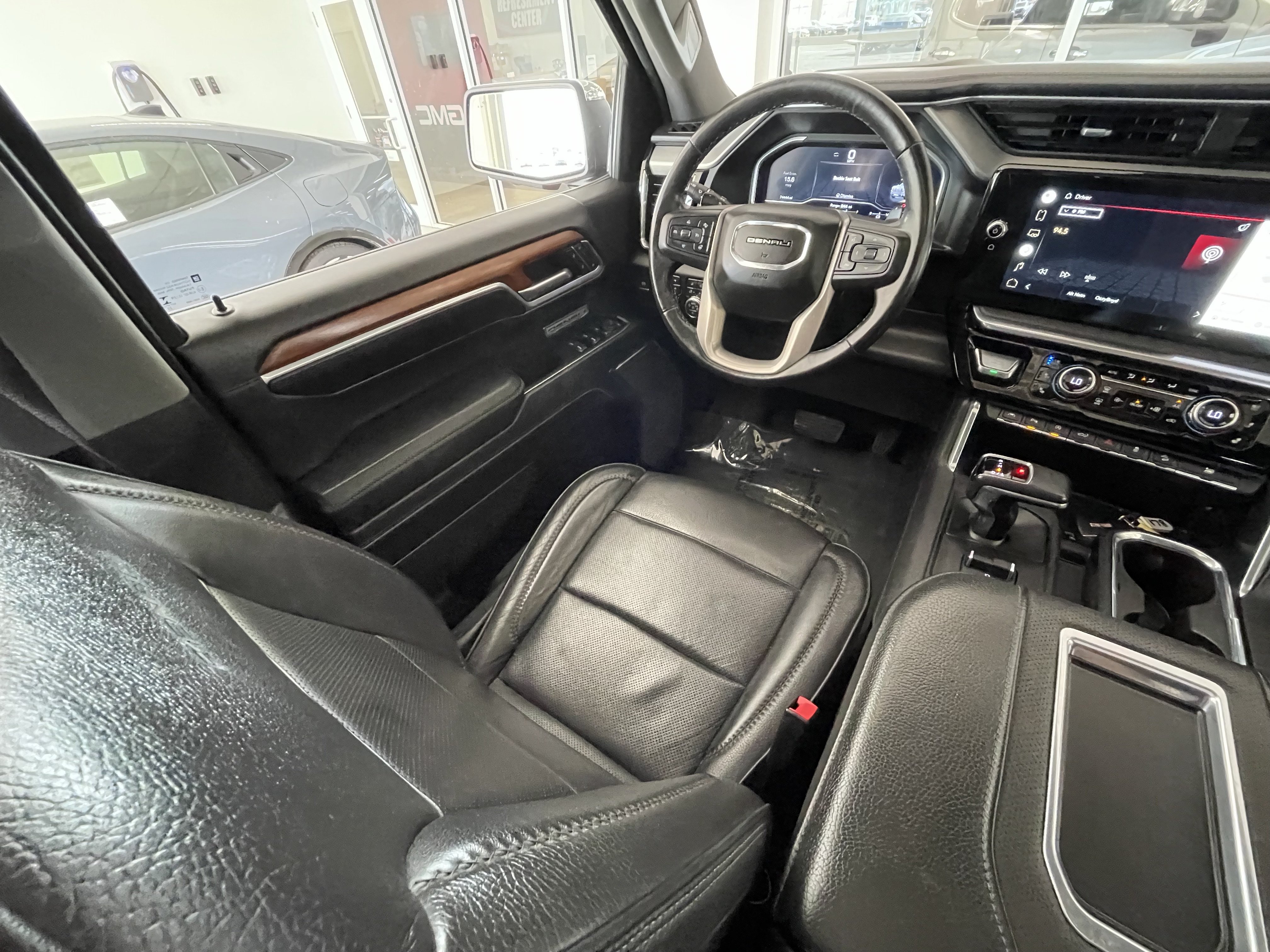 Certified 2022 GMC Sierra 1500 Denali w/ Denali Reserve Package AWD/4WD image 12
