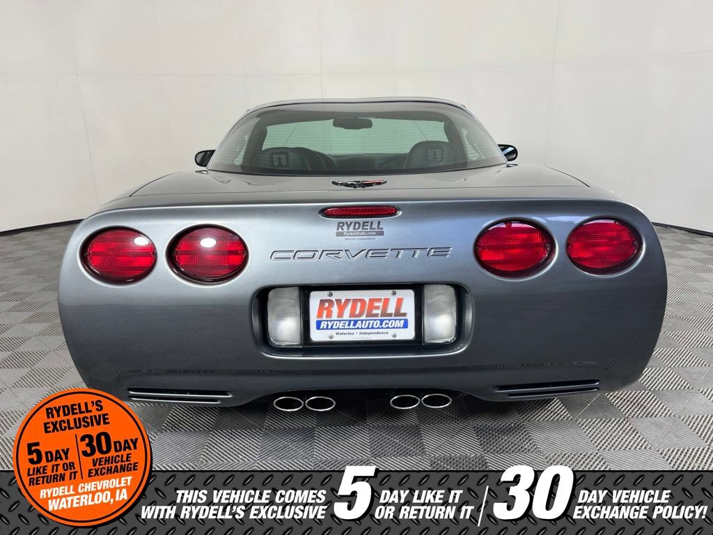 Used 2004 Chevrolet Corvette Coupe RWD image 4