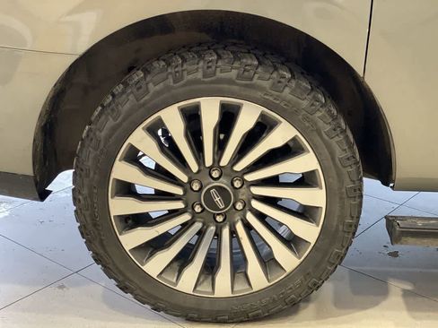 Used 2020 Lincoln Navigator L Reserve w/ Luxury Package image 13