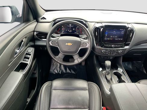 Used 2023 Chevrolet Traverse Premier FWD image 23